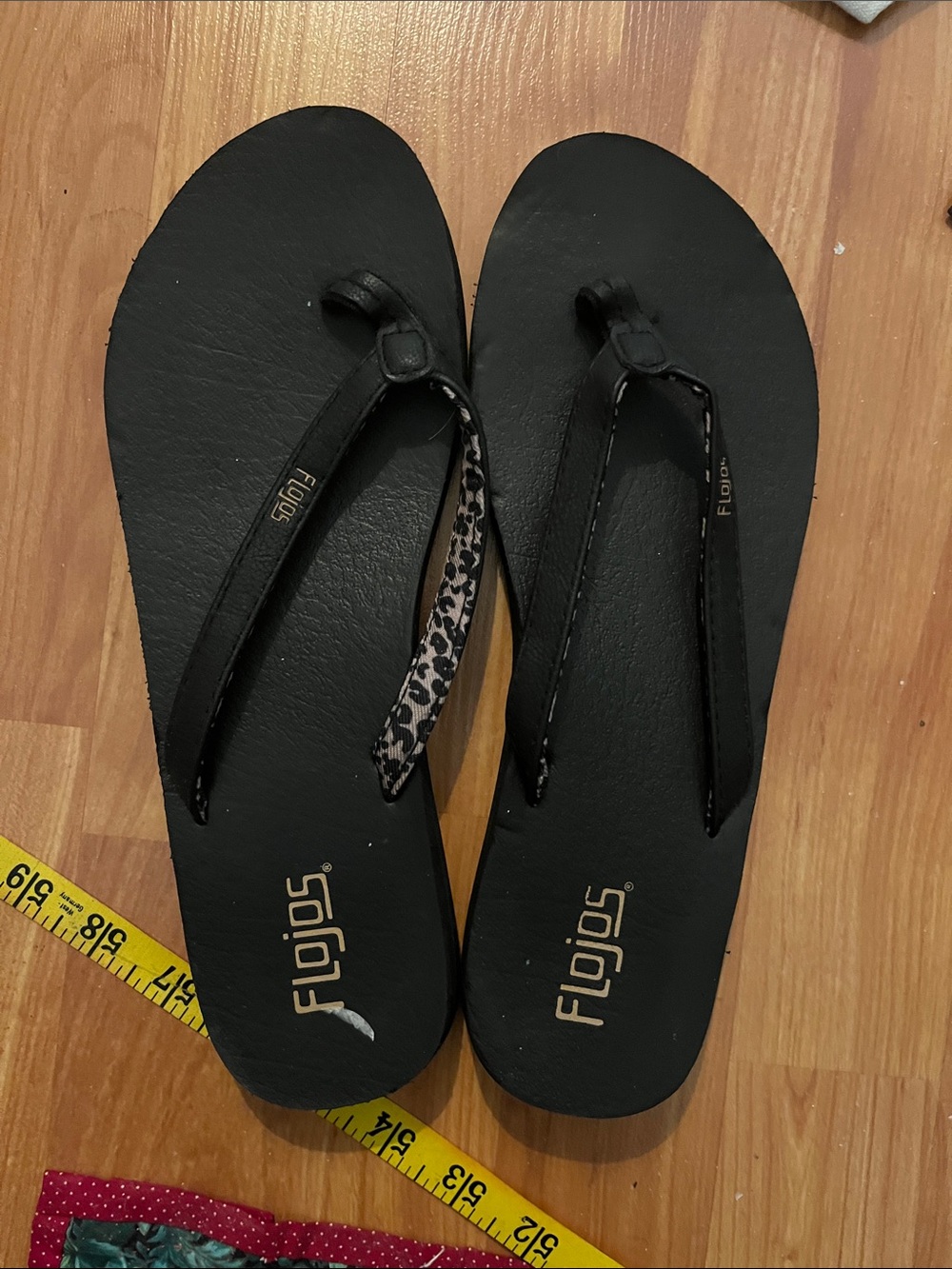 Flojos Black Flip Flop Sandals with Leopard Accent Size 8